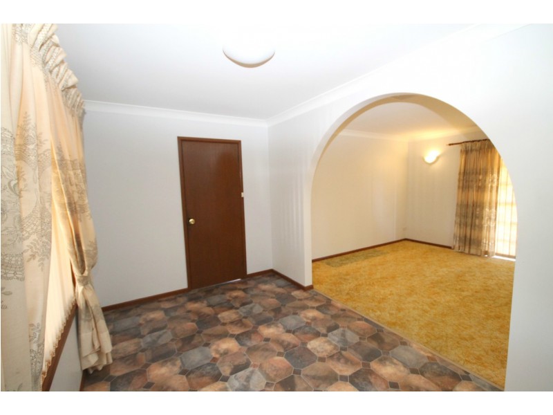 8 Sequoia Place, Inverell NSW 2360