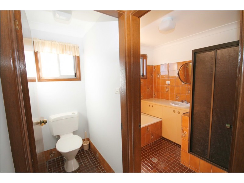 8 Sequoia Place, Inverell NSW 2360