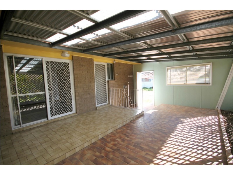 8 Sequoia Place, Inverell NSW 2360