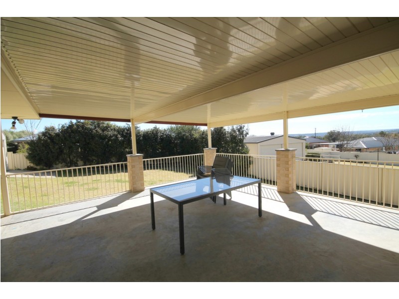 7 Crestview Place, Inverell NSW 2360