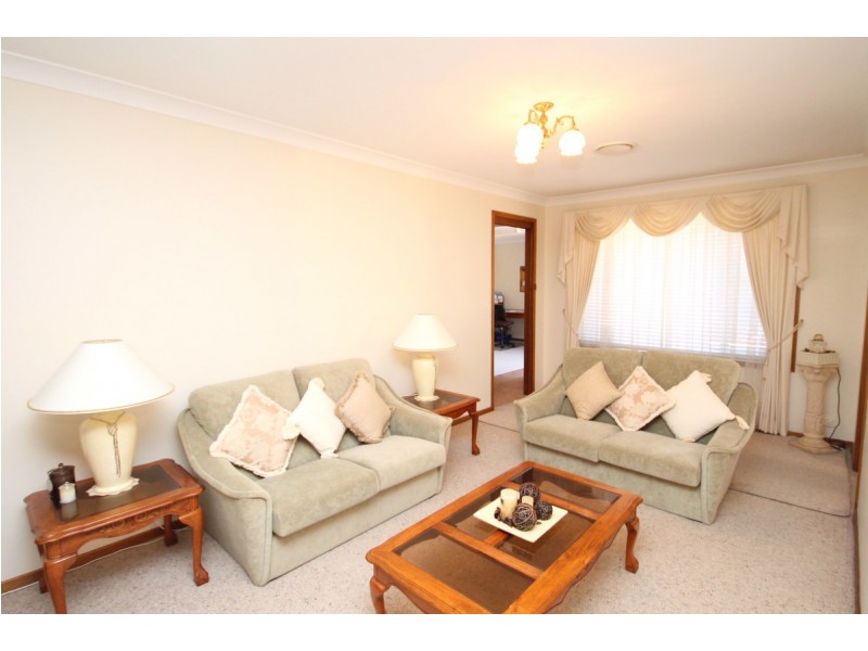 7 Angorra Close, Inverell NSW 2360