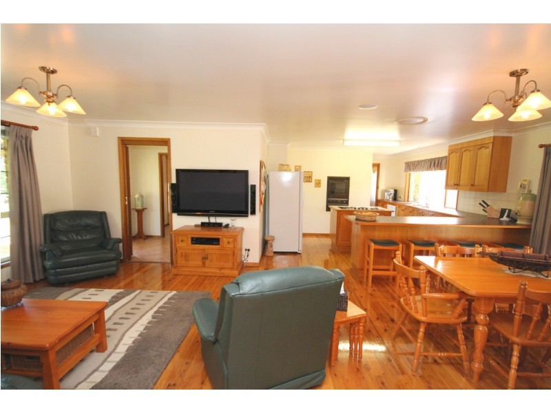 7 Angorra Close, Inverell NSW 2360