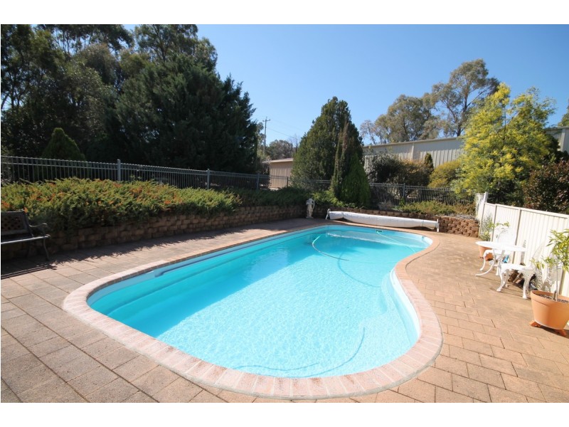 7 Angorra Close, Inverell NSW 2360