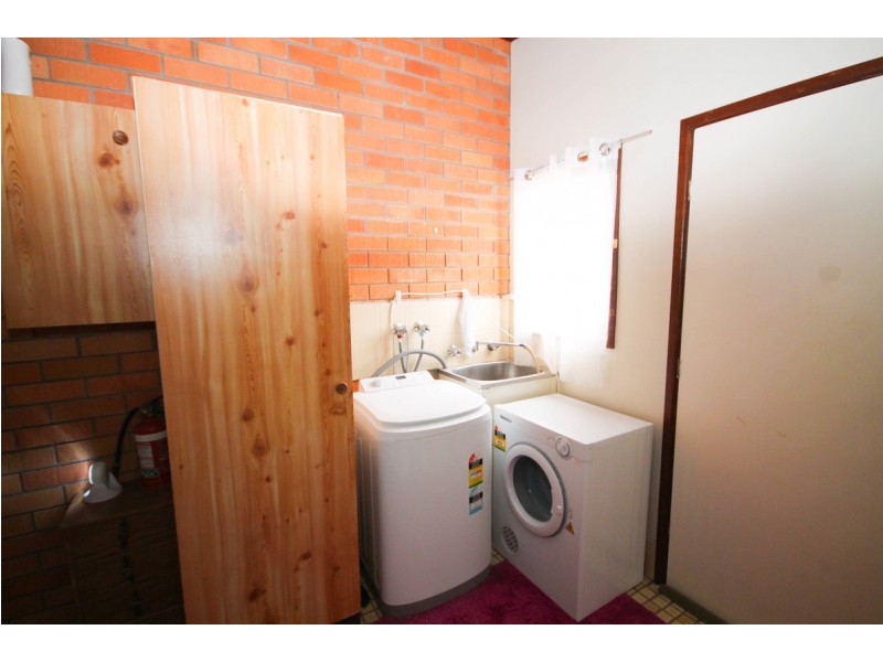 2/18 Warialda Road, Inverell NSW 2360