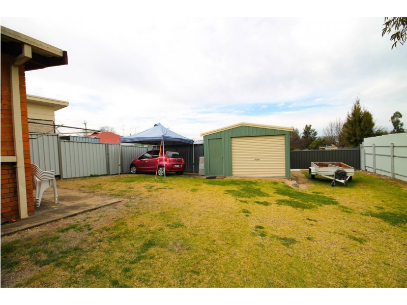 2/18 Warialda Road, Inverell NSW 2360