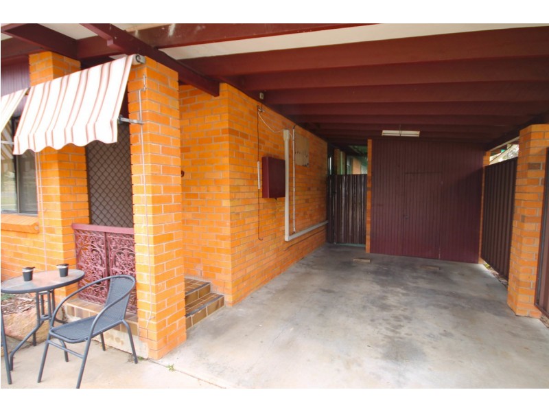 2/18 Warialda Road, Inverell NSW 2360