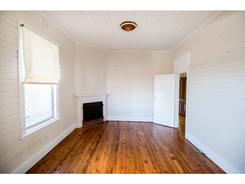 32 Urabatta Street, Inverell NSW 2360