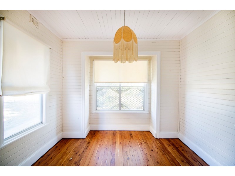 32 Urabatta Street, Inverell NSW 2360