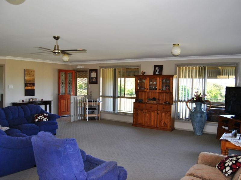 4 Oakland Lane, Inverell NSW 2360