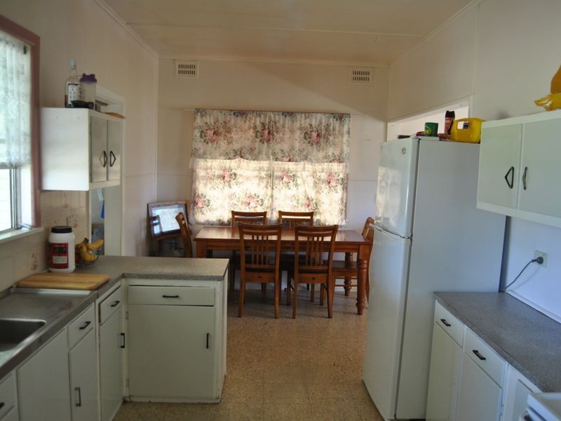 111 Henderson Street, Inverell NSW 2360