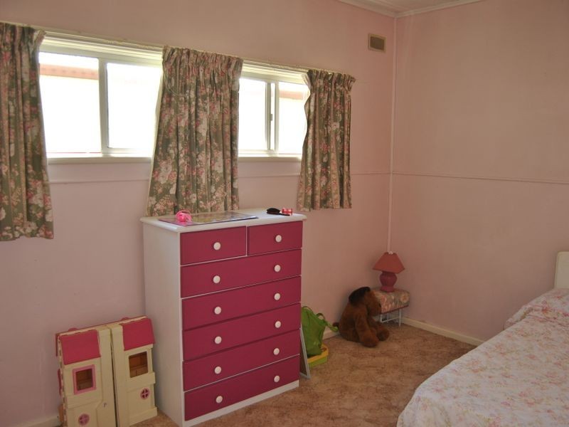 111 Henderson Street, Inverell NSW 2360