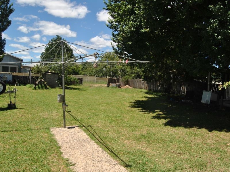 111 Henderson Street, Inverell NSW 2360