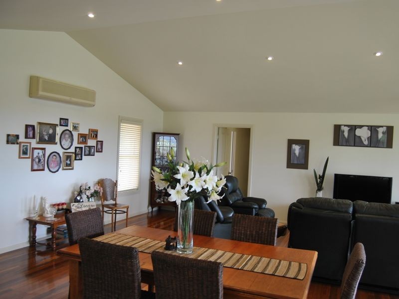 72 Osterley Terrace, Inverell NSW 2360