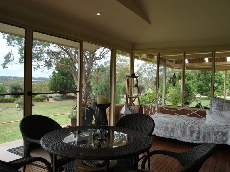 72 Osterley Terrace, Inverell NSW 2360