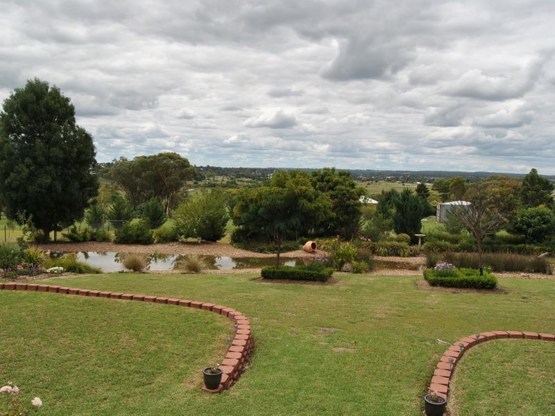 72 Osterley Terrace, Inverell NSW 2360