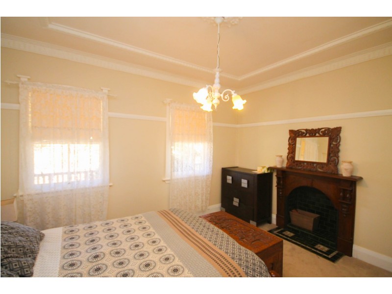 52 Roselea Road, Inverell NSW 2360