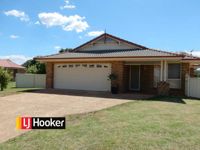 27 Crestview Place, Inverell NSW 2360