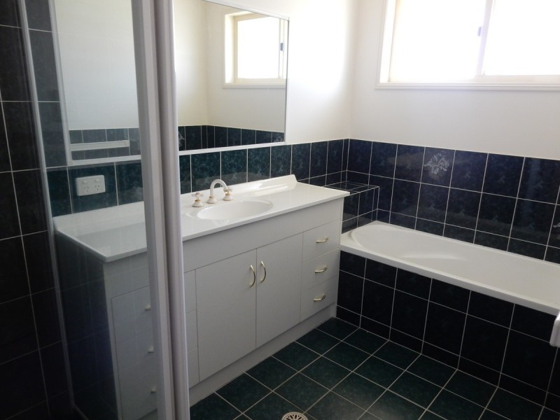 27 Crestview Place, Inverell NSW 2360