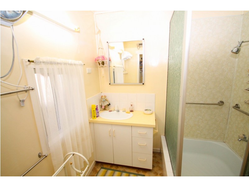 15 Andrew Street, Inverell NSW 2360