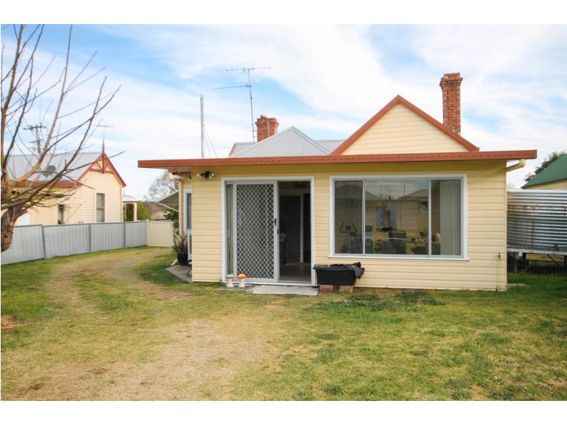 15 Andrew Street, Inverell NSW 2360