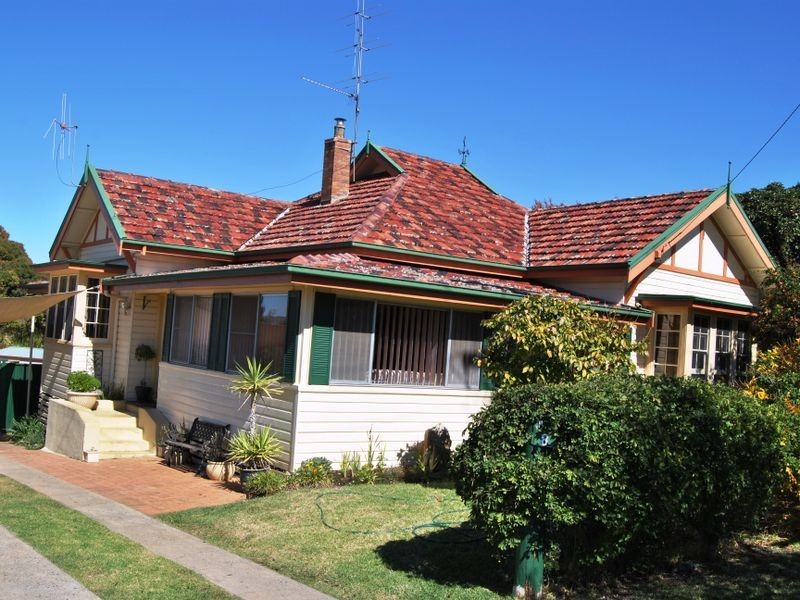 8 Urabatta Street, Inverell NSW 2360