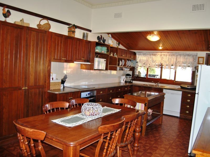 8 Urabatta Street, Inverell NSW 2360
