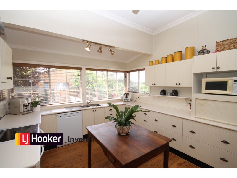 22 George Street, Inverell NSW 2360