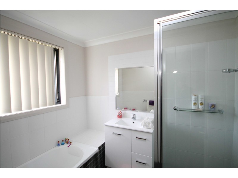 13 Kingfisher Drive, Inverell NSW 2360