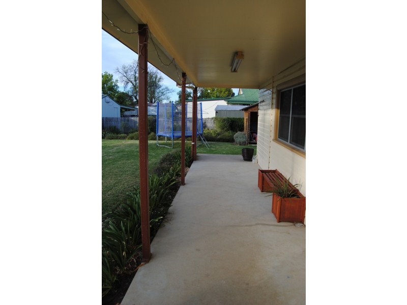22 Granville Street, Inverell NSW 2360
