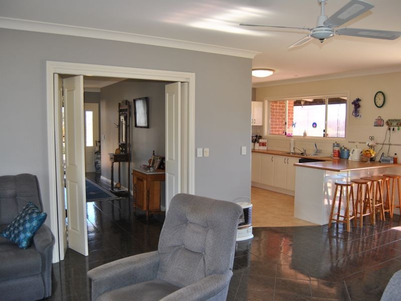 56 Hampton Court, Inverell NSW 2360