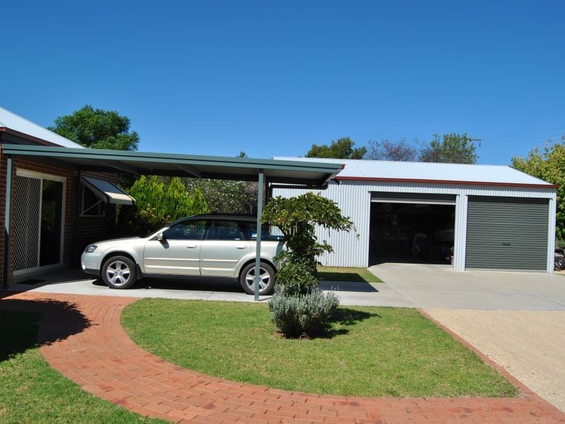 56 Hampton Court, Inverell NSW 2360