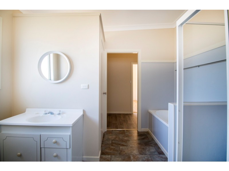 3 Jack Street, Inverell NSW 2360