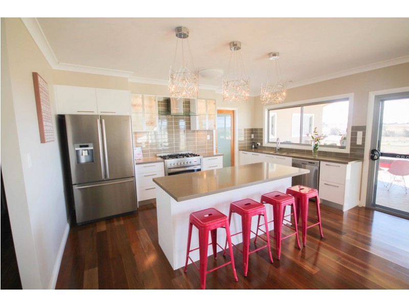 42 Dog Trap Lane, Inverell NSW 2360