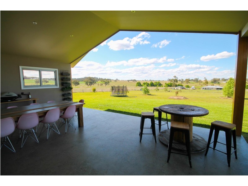 42 Dog Trap Lane, Inverell NSW 2360