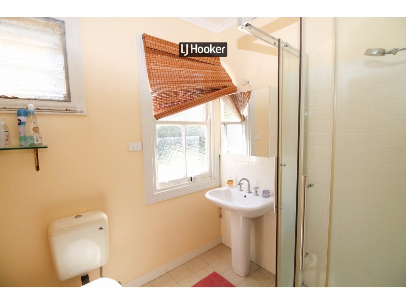 27 Brae Street, Inverell NSW 2360