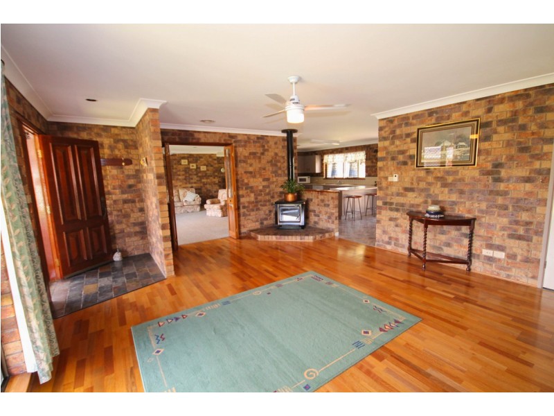 12 Tulare Crescent, Inverell NSW 2360