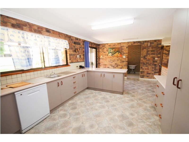 12 Tulare Crescent, Inverell NSW 2360