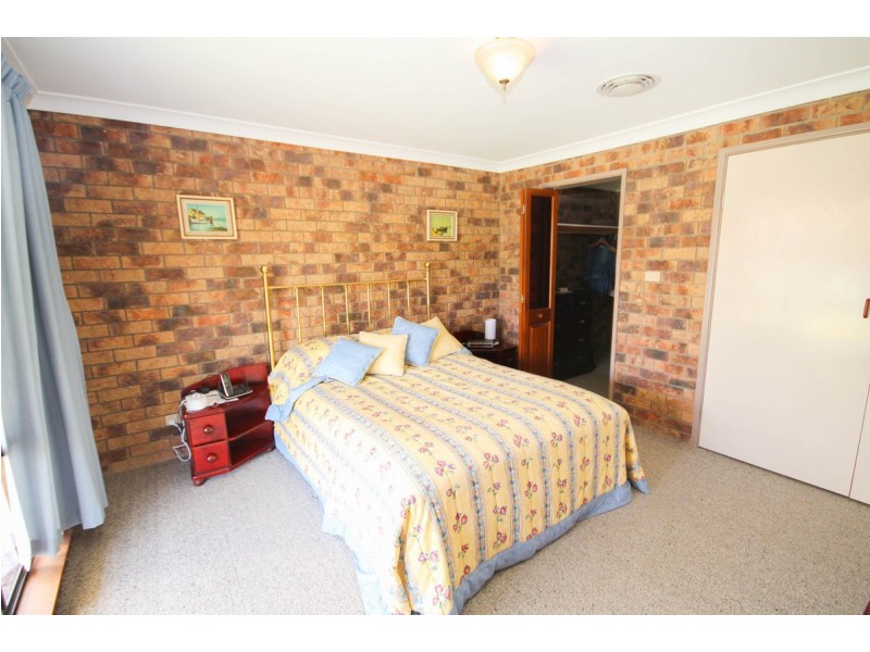 12 Tulare Crescent, Inverell NSW 2360