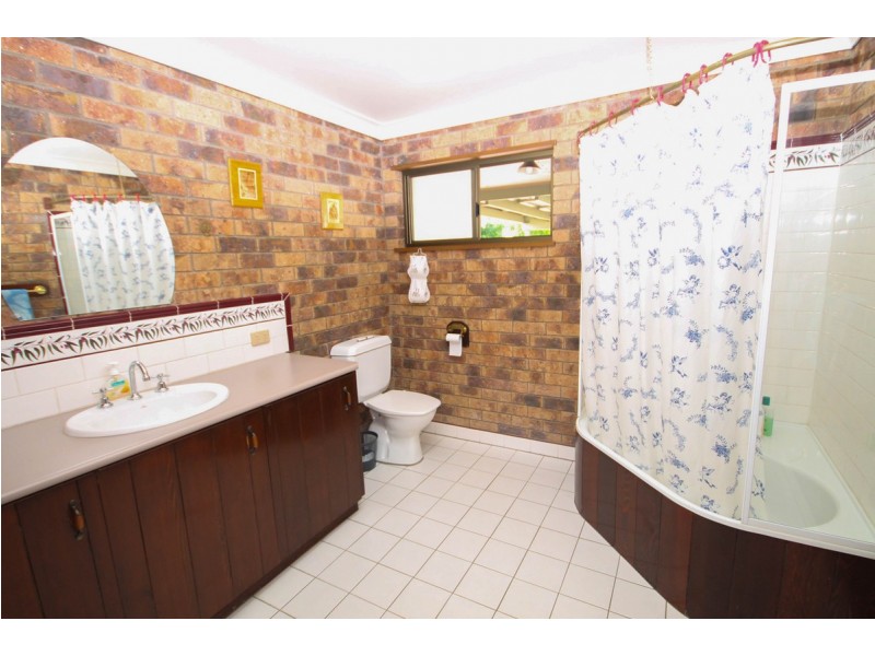 12 Tulare Crescent, Inverell NSW 2360