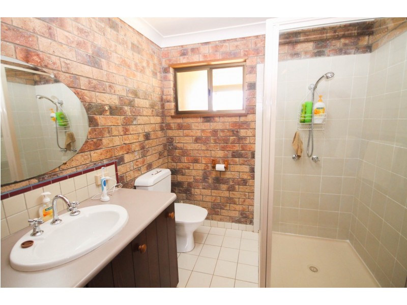 12 Tulare Crescent, Inverell NSW 2360