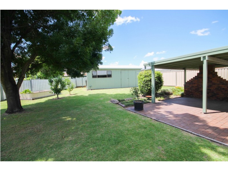 12 Tulare Crescent, Inverell NSW 2360