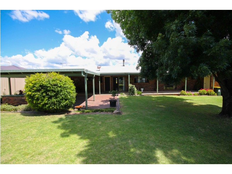 12 Tulare Crescent, Inverell NSW 2360