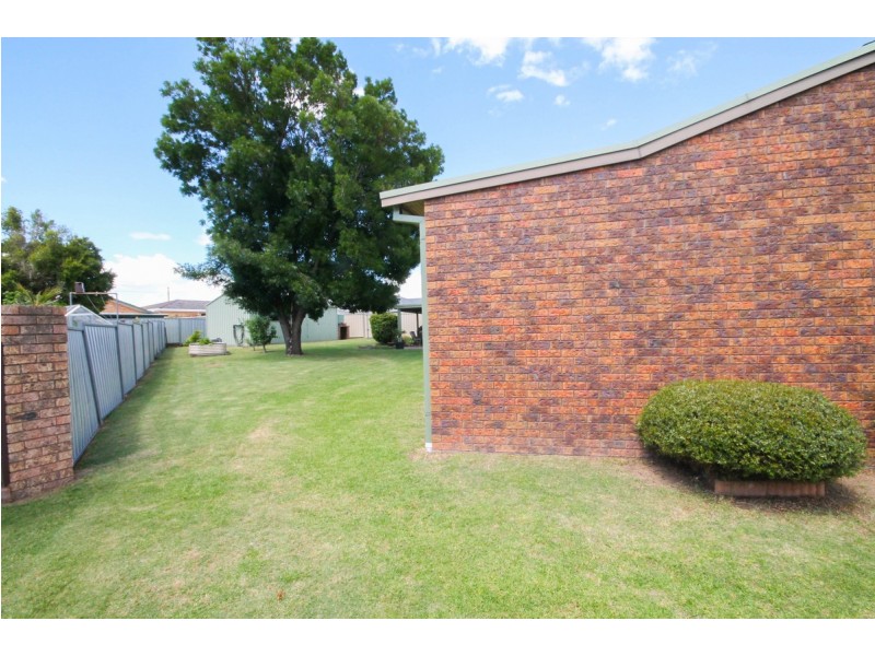 12 Tulare Crescent, Inverell NSW 2360