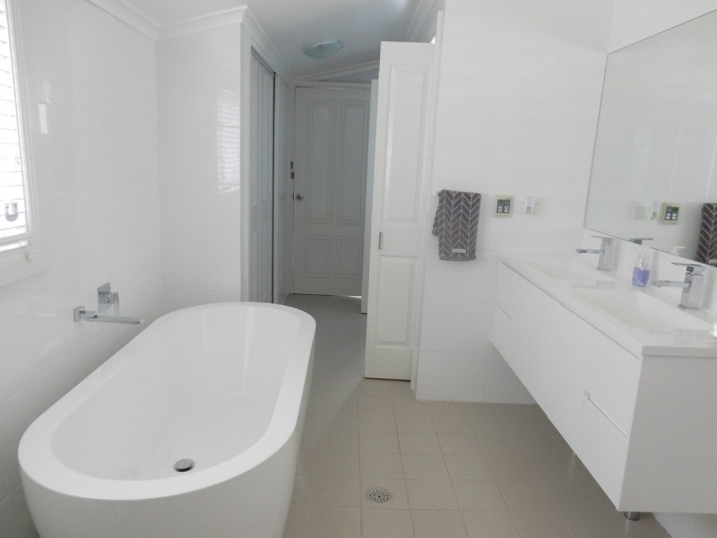 14 High Street, Inverell NSW 2360