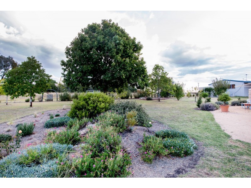 22 Hampton Court, Inverell NSW 2360