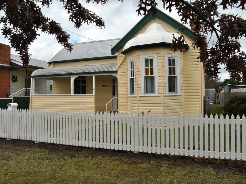 65 Henderson Street, Inverell NSW 2360
