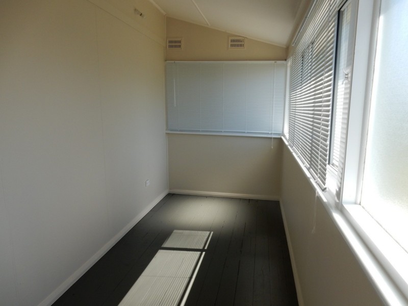 16 Jack Street, Inverell NSW 2360