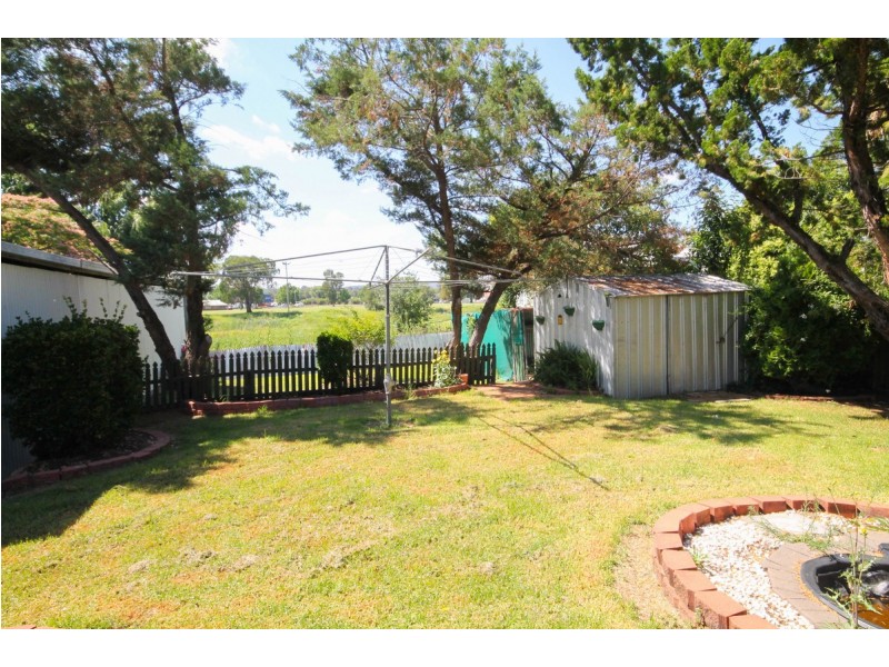 99 King Street, Inverell NSW 2360