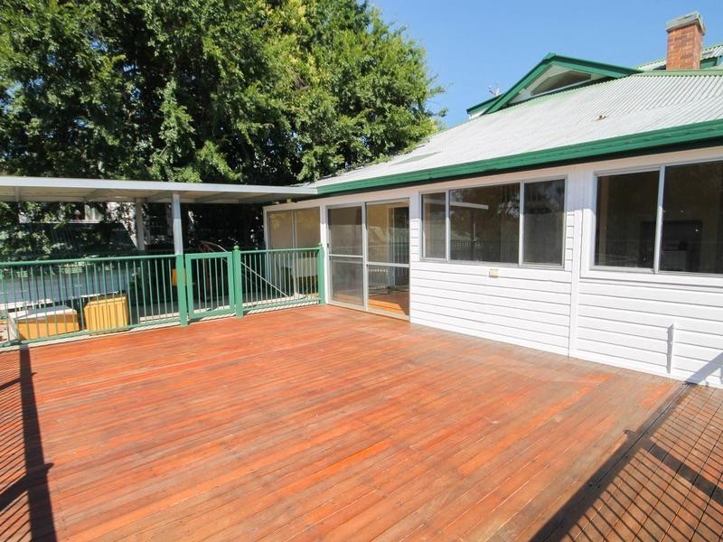 33 George Street, Inverell NSW 2360