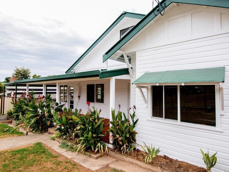 33 George Street, Inverell NSW 2360